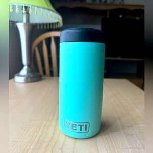 Yeti Rambler 12oz Colster Slim Can